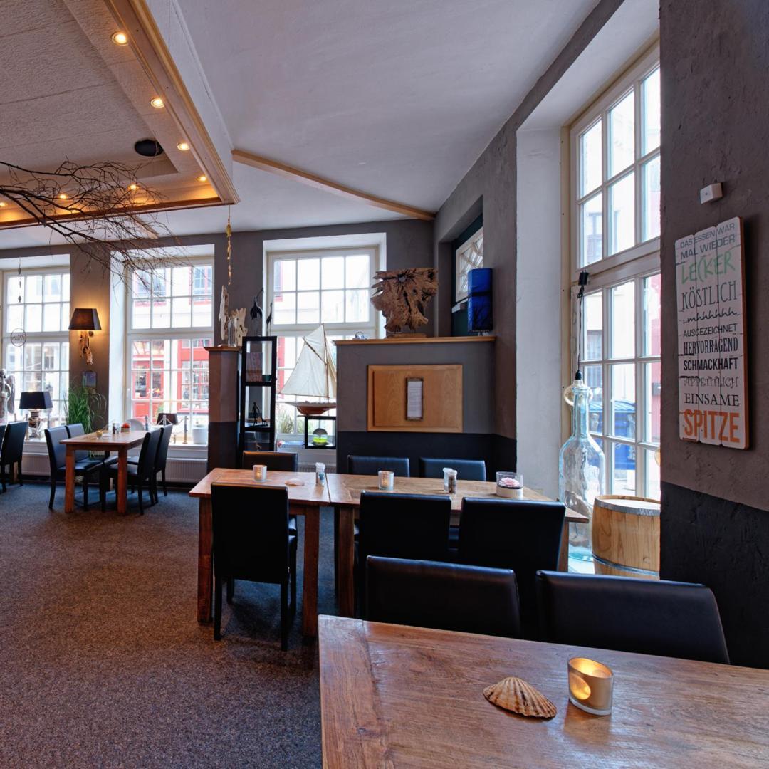 Restaurant Haus Hamburg Hotel Лер Екстериор снимка